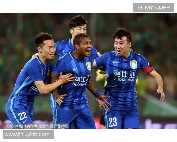 碧眼足球明星盘点:那些在绿茵场上闪耀的蓝眼睛球员 碧眼足球明星盘点:那些在绿茵场上闪耀的蓝眼睛球员