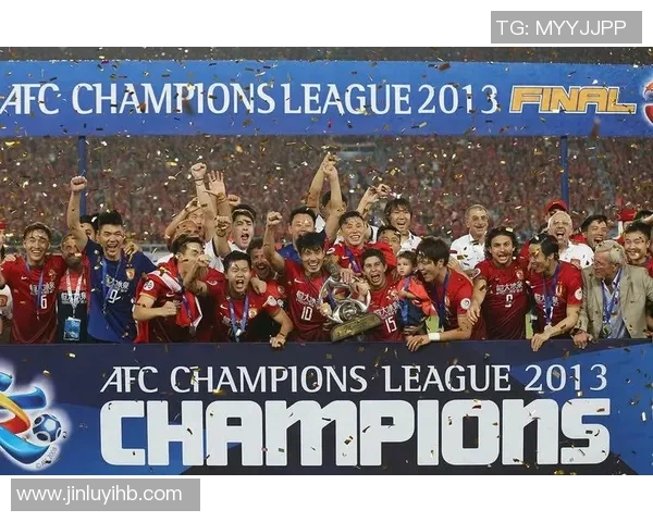 足球明星与俱乐部队友的默契配合与精彩瞬间回顾 足球明星与俱乐部队友的默契配合与精彩瞬间回顾