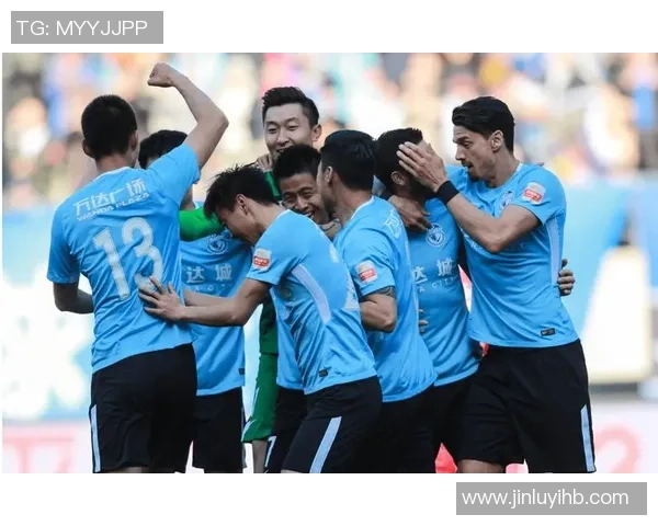 重庆足球队速度分析与战术探讨如何提升球队竞争力 重庆足球队速度分析与战术探讨如何提升球队竞争力